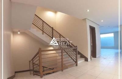 Villa 750 SQM Facing West with 5 Bedrooms