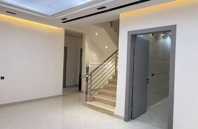 Floor 201.04 SQM with 4 Bedrooms