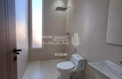 Apartment with 6 Bedrooms