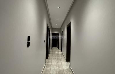 Apartment with 6 Bedrooms