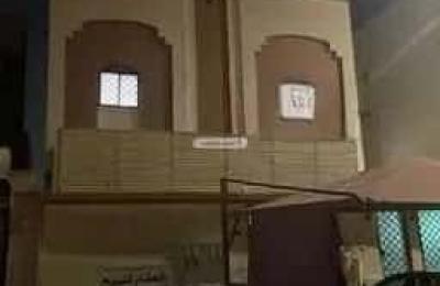 Building 300 SQM Facing East