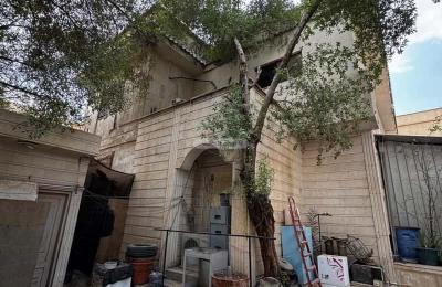 Villa 386.1 SQM Facing South on 12m Width Street