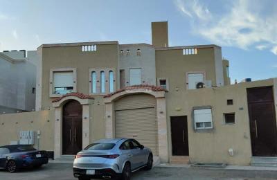 Villa 827.29 SQM Facing North on 15m Width Street