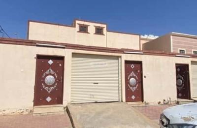 Building 747.5 SQM Facing East