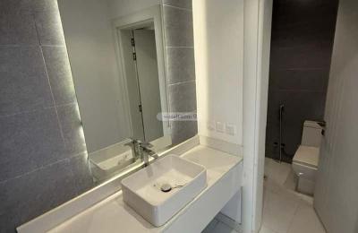 Villa 312 SQM with 1 Apartment Facing South