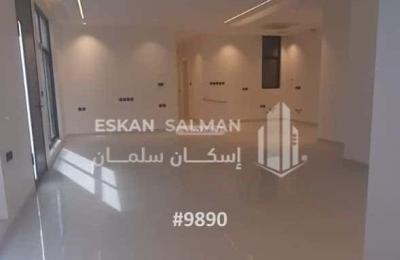 Floor 149.3 SQM with 4 Bedrooms