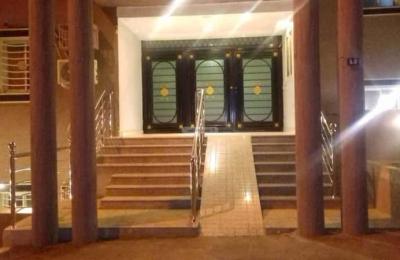 Building 580 SQM with 3 Floors Facing North