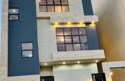 Floor 226.44 SQM with 6 Bedrooms