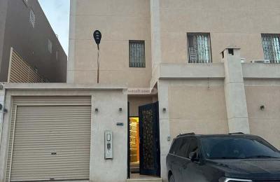 Villa 200 SQM Facing South on 20m Width Street