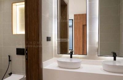 Villa 300 SQM Facing South on 15m Width Street