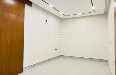 Villa 343 SQM with 1 Apartment Facing South