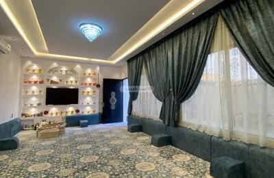 Floor 800 SQM with 7 Bedrooms