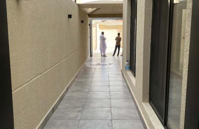 Floor 152.6 SQM with 4 Bedrooms