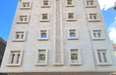 Building 400 SQM with 5 Floors Facing North