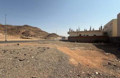 Land 625 SQM Facing North