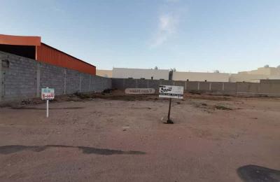 Land 790.48 SQM Facing South on 50m Width Street